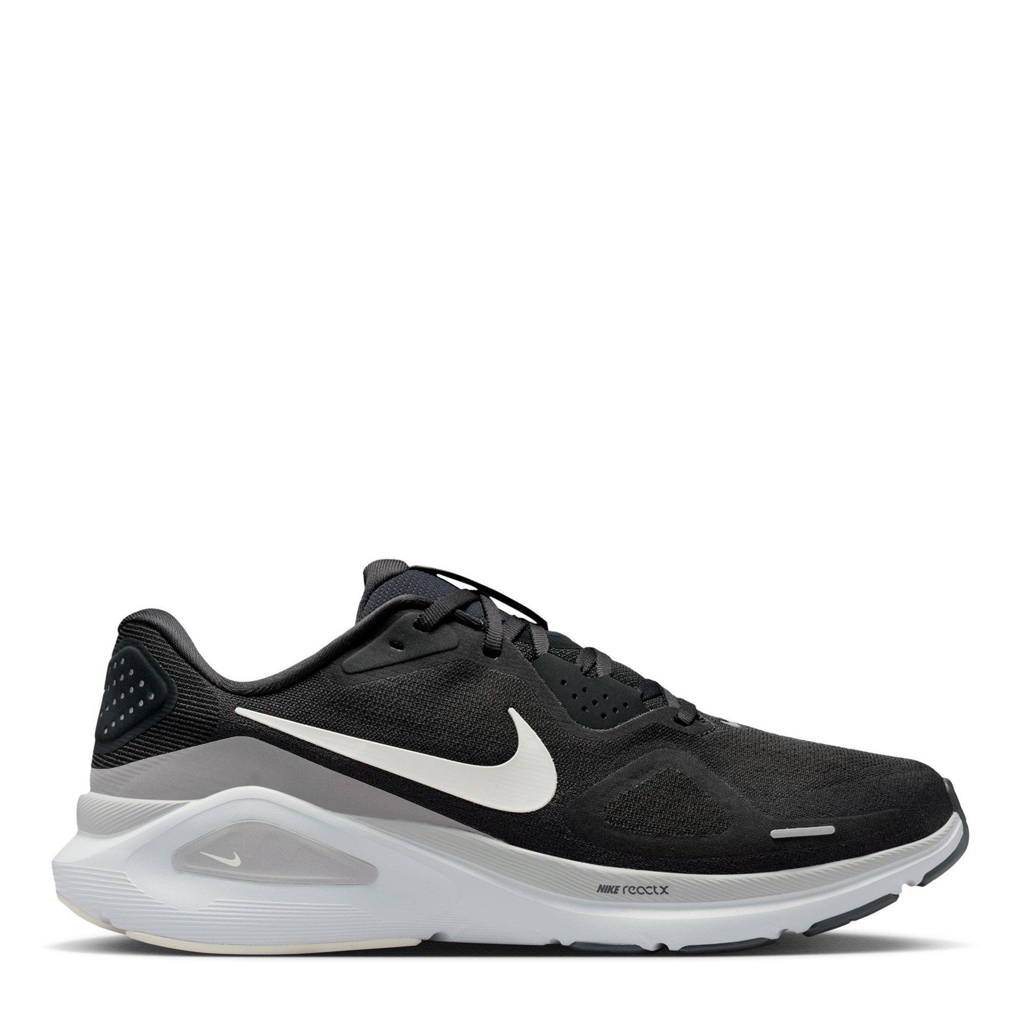 Nike Structure 26 in Anthracite / Sail