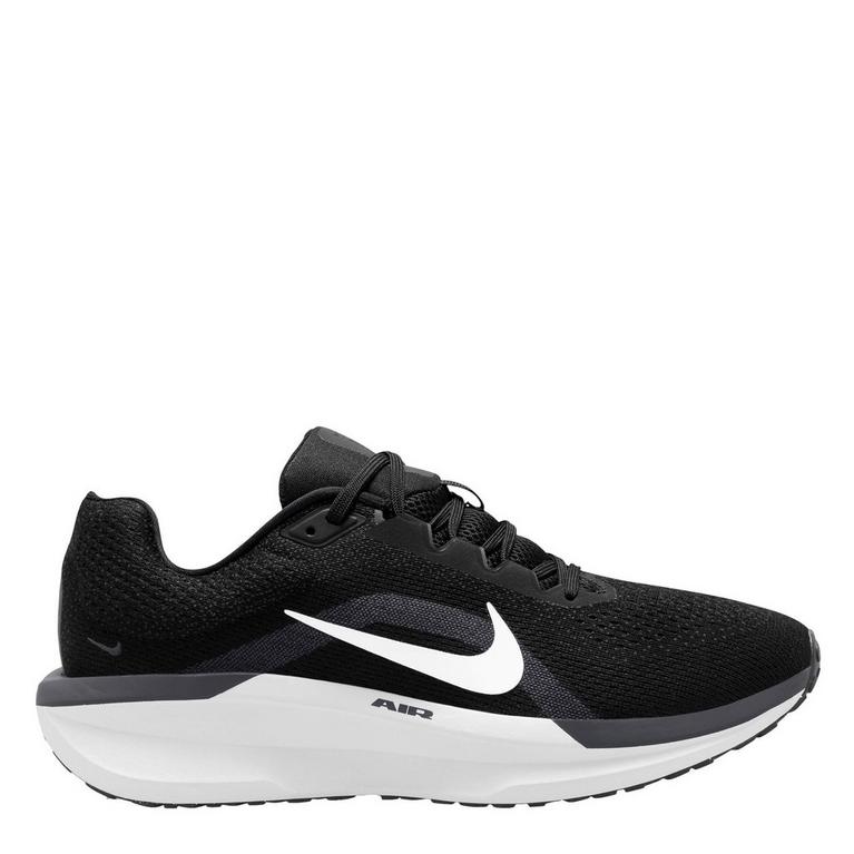 Nike Winflo 11 in Black / White