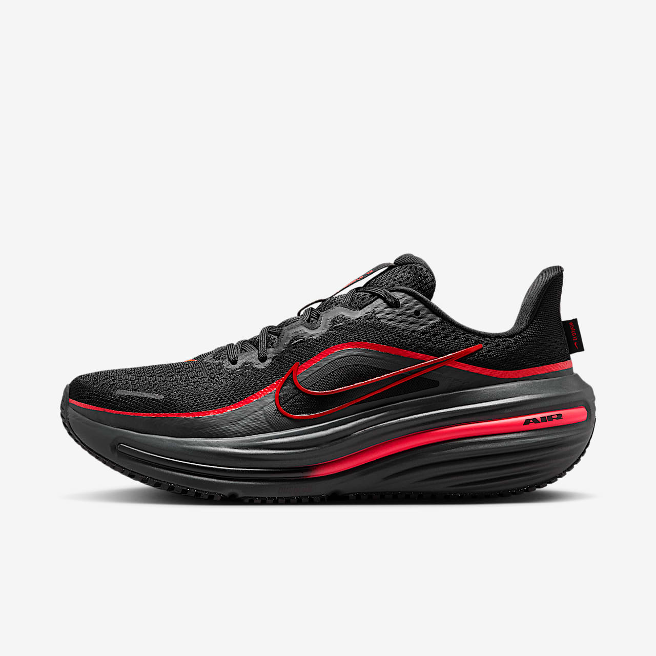 Nike Winflo 12 in Black / Red Orbit / Dark Smoke Grey